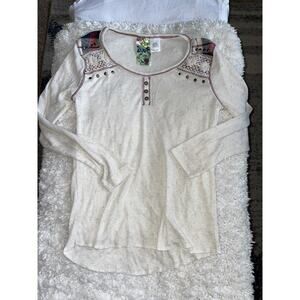 Kyut girls sz. L ivory design long sleeved top. Pretty, soft